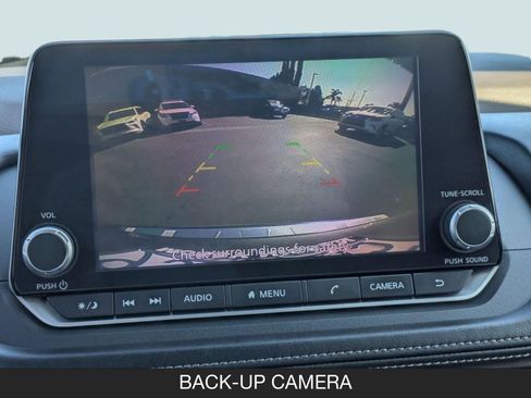 Used 2023 Nissan Rogue SV image 18