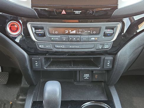 Used 2018 Honda Ridgeline RTL-E image 18
