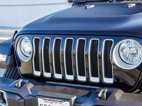 Used 2023 Jeep Wrangler Unlimited Sahara AWD/4WD image 6
