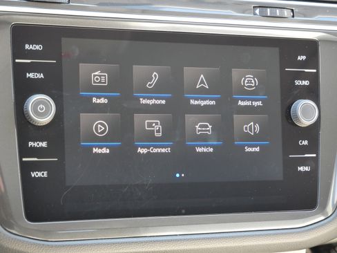 Certified 2024 Volkswagen Tiguan SE AWD/4WD image 23