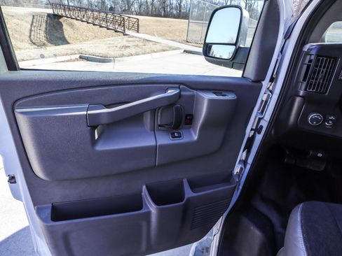 Used 2020 Chevrolet Express 2500 w/ Driver Convenience Package image 25