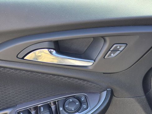 Used 2023 Chevrolet Malibu LS FWD image 12
