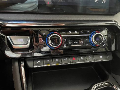 Used 2022 GMC Sierra 1500 AT4 w/ AT4 Premium Package image 40