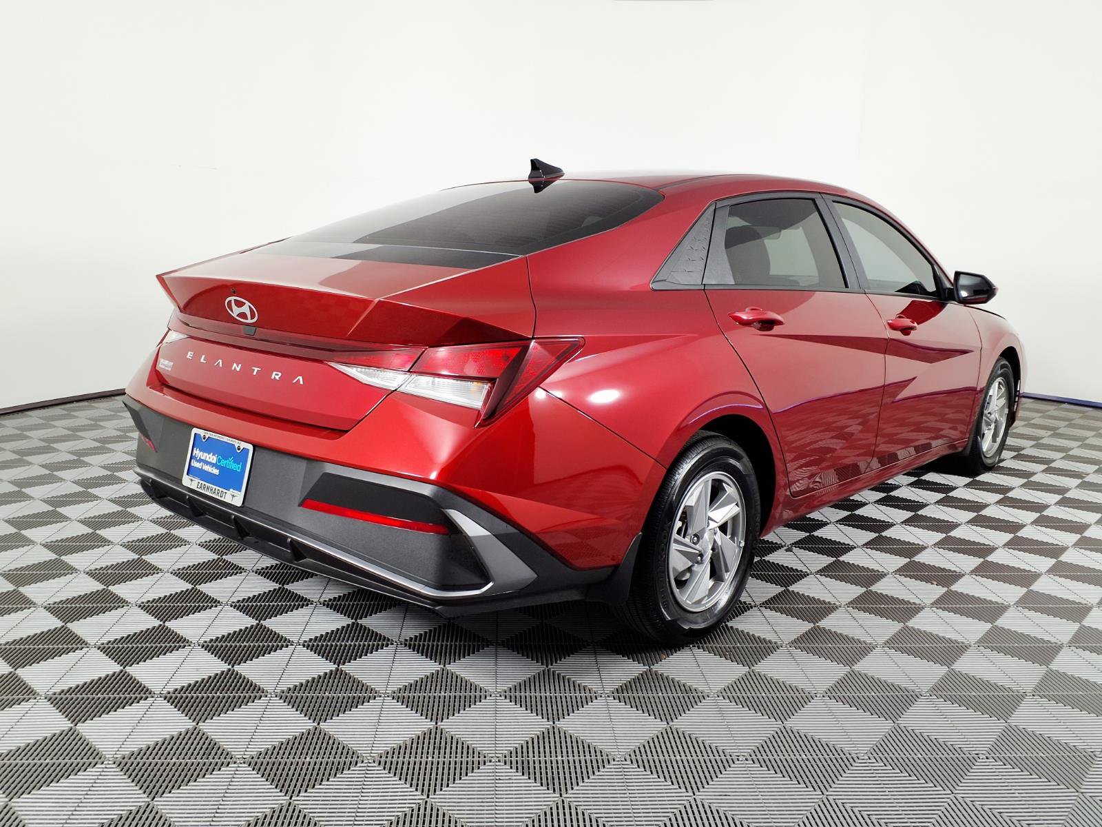 Certified 2026 Hyundai Elantra SE FWD image 4