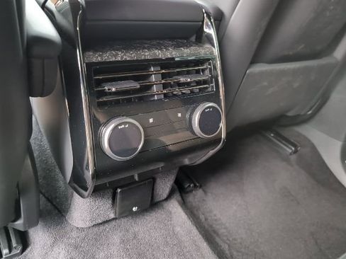 Used 2024 Land Rover Range Rover Sport Dynamic SE image 24