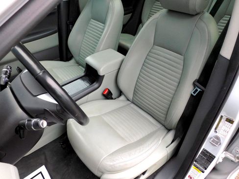 Used 2017 Land Rover Discovery Sport HSE Luxury image 14