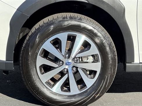 Used 2025 Subaru Outback Premium w/ Popular Package #1A image 31