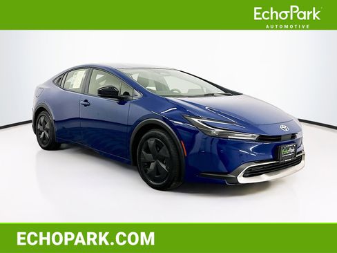 Used 2025 Toyota Prius Plug-In Hybrid image 1