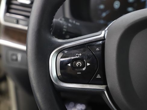 Used 2016 Volvo XC90 T6 Momentum w/ Momentum Plus Package AWD/4WD image 29