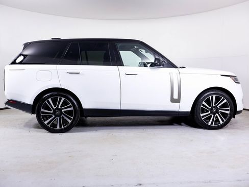 Used 2023 Land Rover Range Rover SE image 27