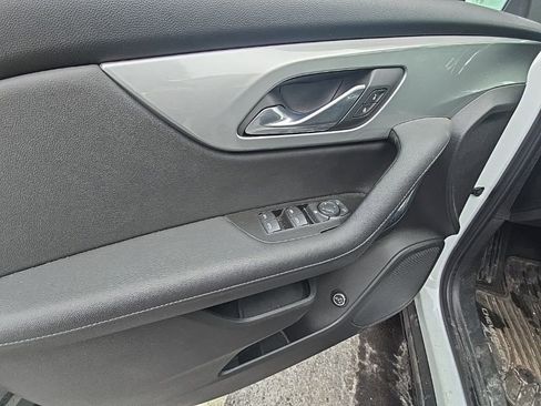 Used 2019 Chevrolet Blazer LT image 12