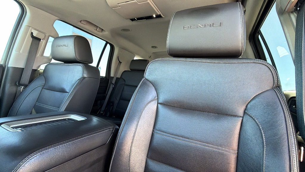 Used 2018 GMC Yukon Denali w/ Denali Ultimate Package AWD/4WD image 11