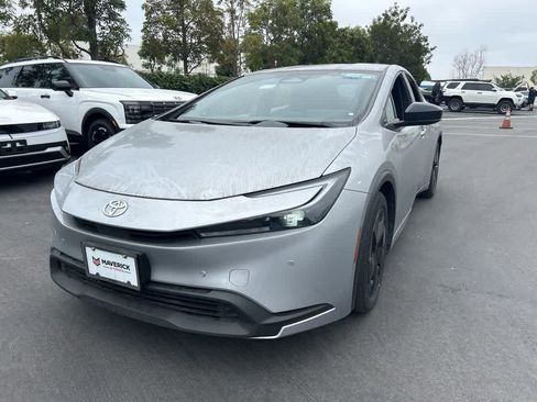 Used 2024 Toyota Prius LE image 5
