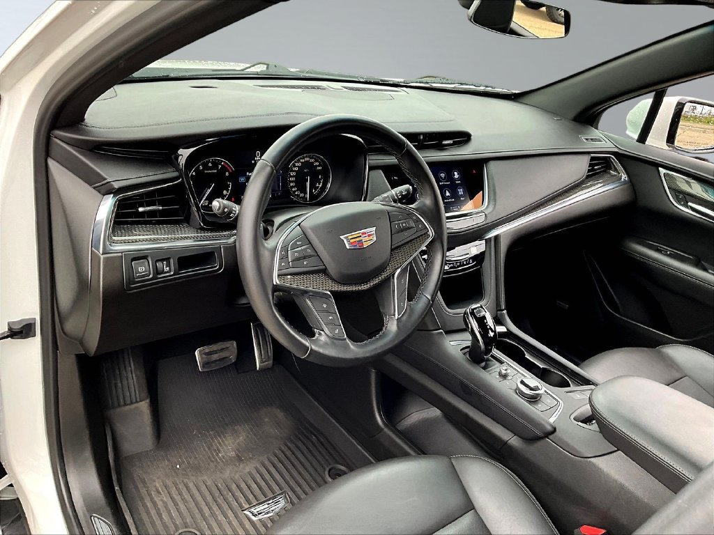 Used 2022 Cadillac XT5 Sportv w/ LPO, Floor Liner Package AWD/4WD image 19