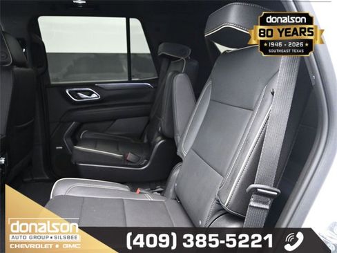 Used 2022 GMC Yukon SLT w/ SLT Premium Package image 11