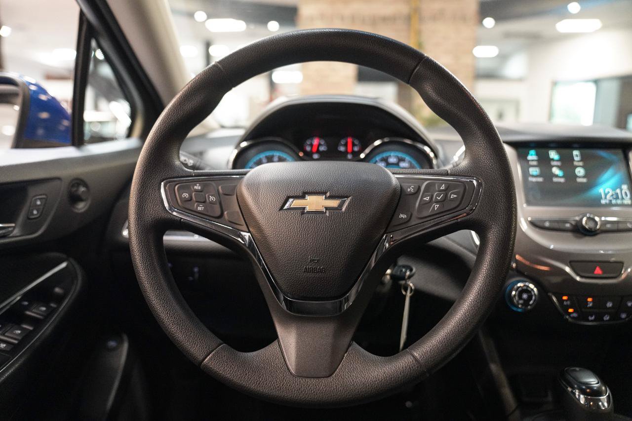 Used 2017 Chevrolet Cruze LT FWD image 26