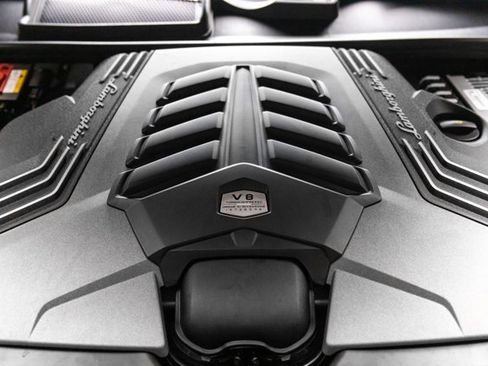 Used 2021 Lamborghini Urus image 42