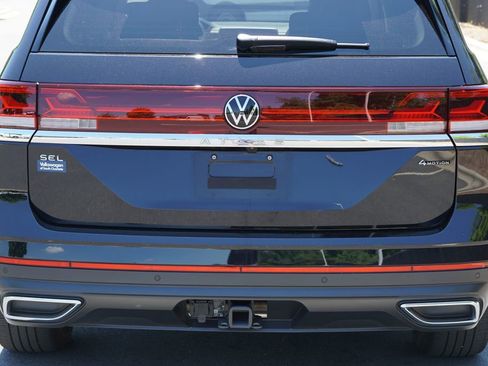 Used 2024 Volkswagen Atlas SEL AWD/4WD image 16