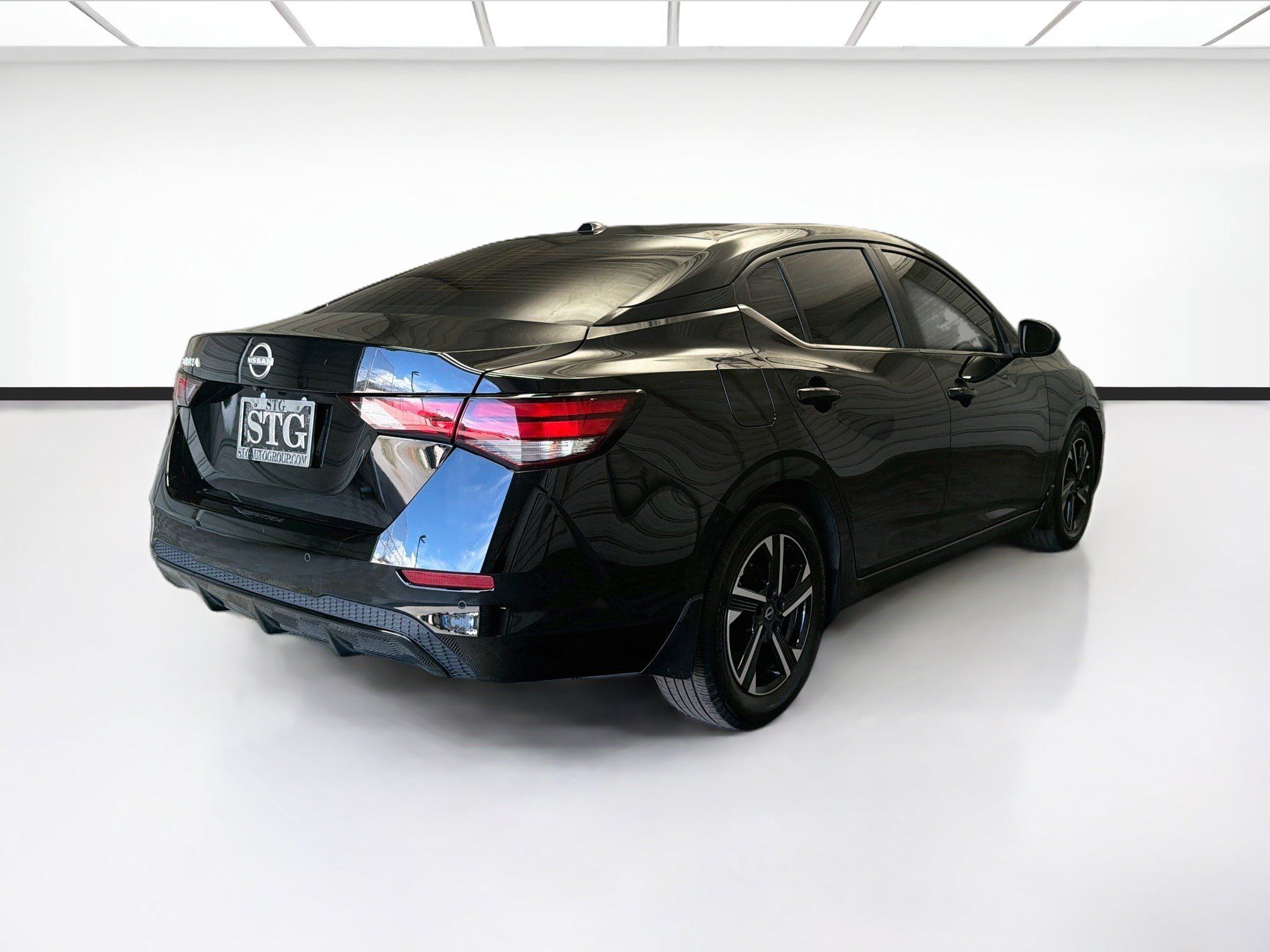 Used 2025 Nissan Sentra SV FWD image 4