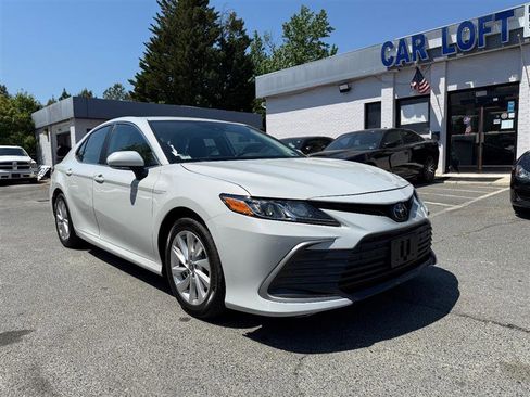 Used 2023 Toyota Camry LE w/ Convenience Package FWD image 4