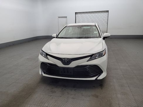 Used 2018 Toyota Camry LE image 15
