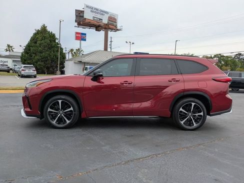 Used 2021 Toyota Highlander XSE FWD image 8