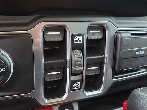 Used 2021 Jeep Wrangler Unlimited Rubicon w/ Uconnect 4C Nav & Sound Group image 31