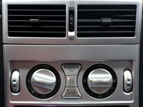 Used 2007 Chrysler Crossfire Coupe image 13