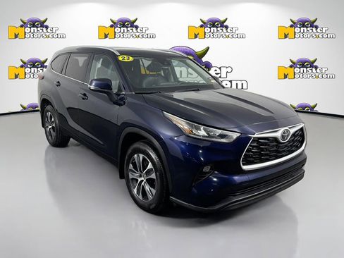 Used 2023 Toyota Highlander L image 3