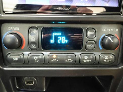 Used 2000 Chevrolet Corvette Convertible w/ Performance Handling Pkg image 18