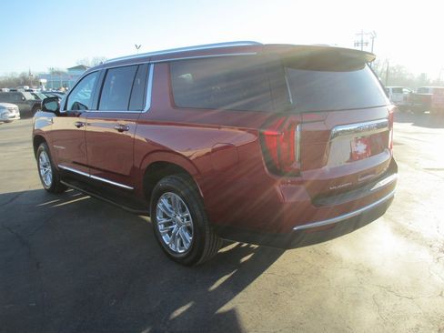 Certified 2023 GMC Yukon XL SLT w/ SLT Premium Package image 8