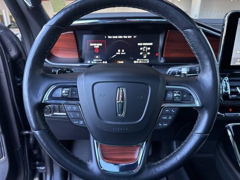 Used 2021 Lincoln Navigator Reserve image 32
