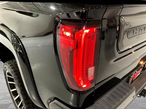 Used 2022 GMC Sierra 1500 AT4 w/ AT4 Premium Package AWD/4WD image 23