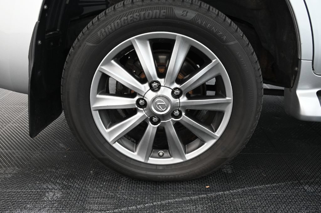 Used 2011 Lexus LX 570 4WD w/ Luxury Pkg image 57