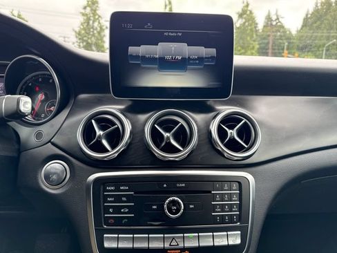 Used 2019 Mercedes-Benz GLA 250 4MATIC image 22