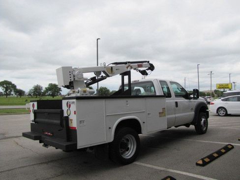 Used 2013 Ford F550 4x4 SuperCab Super Duty w/ Payload Upgrade Pkg image 3