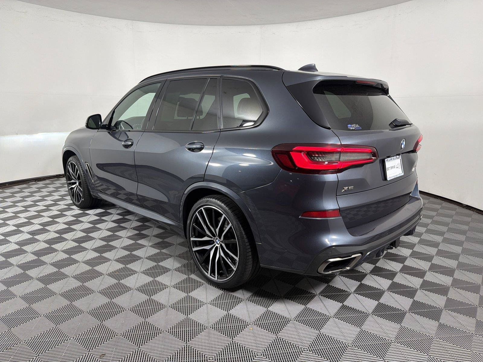 Used 2021 BMW X5 M50i w/ Premium Package AWD/4WD image 5