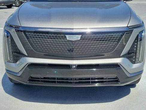 New 2026 Cadillac Vistiq Sport w/ LPO, Floor Liner Package AWD/4WD image 9