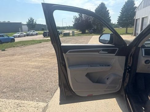 Used 2022 Volkswagen Atlas SEL AWD/4WD image 22