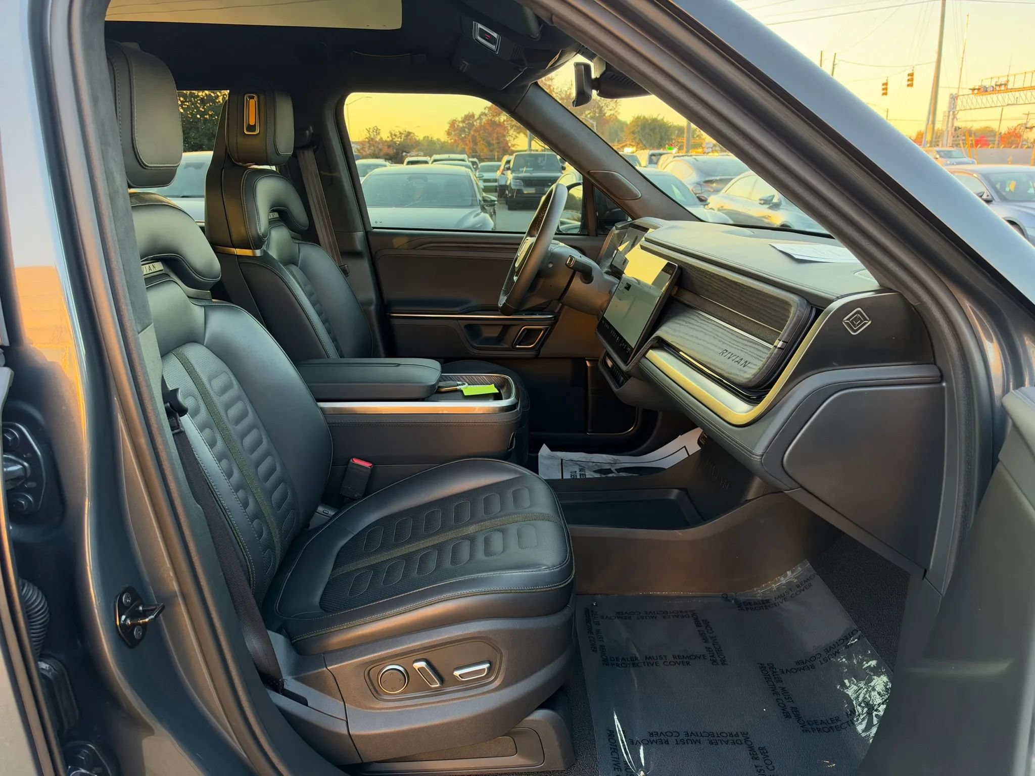 Used 2024 Rivian R1T Adventure Dual AWD/4WD image 14