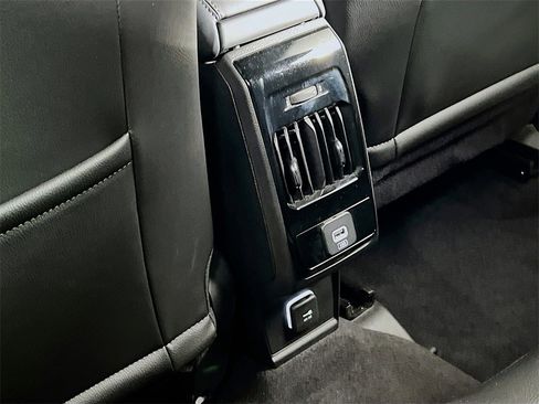 Used 2024 Jeep Compass Limited image 22