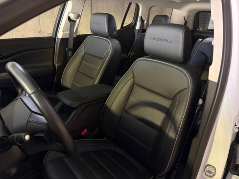 Used 2022 GMC Acadia Denali w/ Denali Ultimate Package AWD/4WD image 19