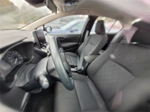 Used 2023 Toyota Corolla LE image 7