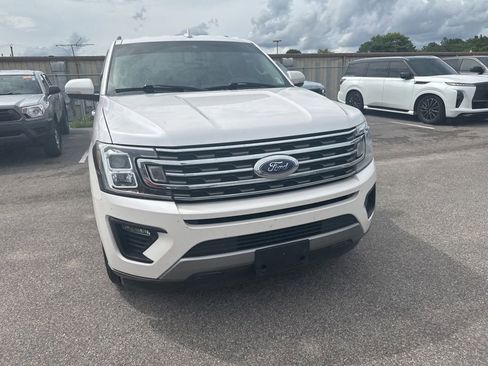 Used 2019 Ford Expedition XLT w/ Equipment Group 202A RWD image 3