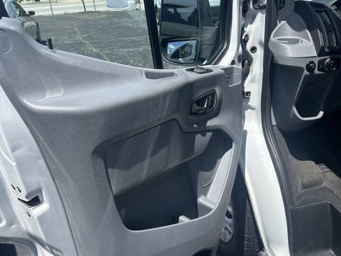 Used 2017 Ford Transit 350 XLT RWD image 4