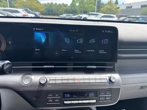 Used 2025 Hyundai Kona SEL FWD image 12