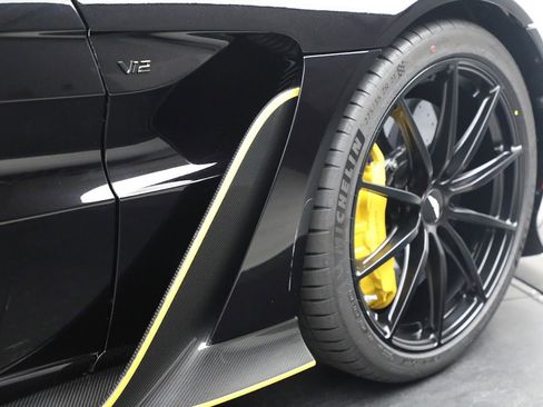 Used 2023 Aston Martin V12 Vantage Roadster image 30