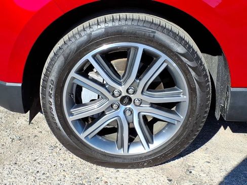 Used 2024 Ford Edge Titanium AWD/4WD image 9