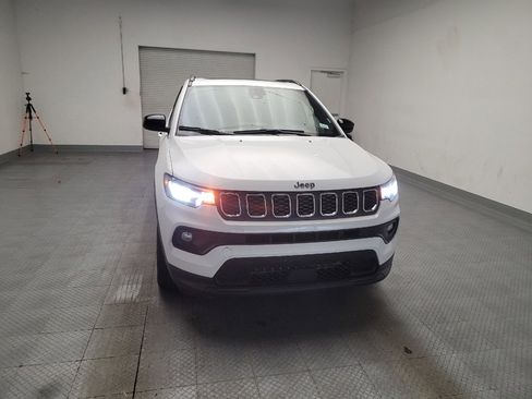 Used 2025 Jeep Compass Latitude w/ Sun & Sound Group AWD/4WD image 14