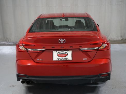 Used 2025 Toyota Camry SE FWD image 7